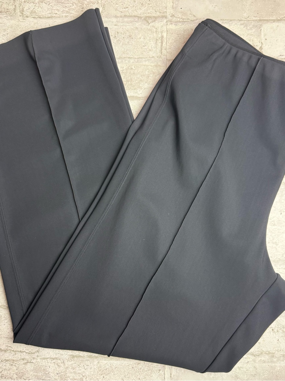 Athleta Size M Womens Black Pull On Stretch Athletic Cropped Pants Nylon EUC 😍